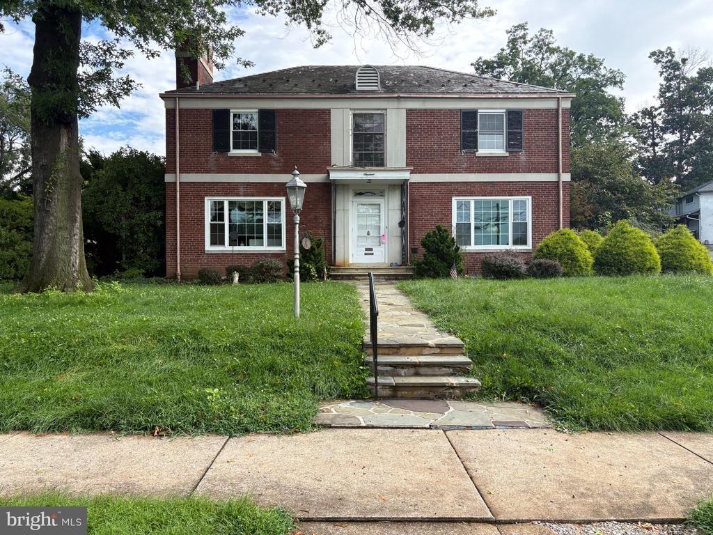 19 W KING STREET, EPHRATA, PA 17522