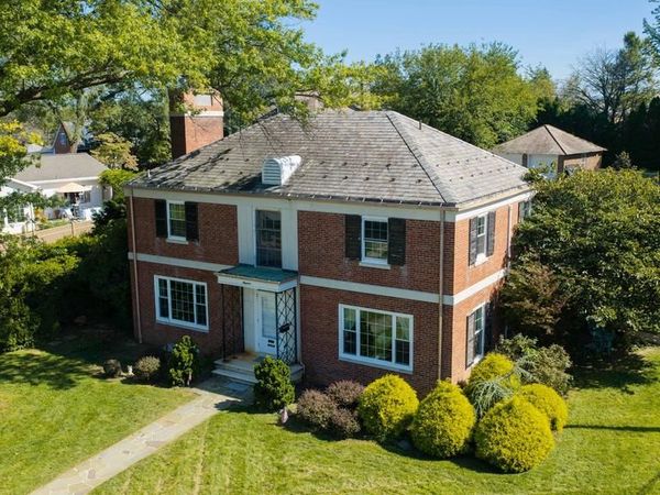 19 W KING STREET, EPHRATA, PA 17522