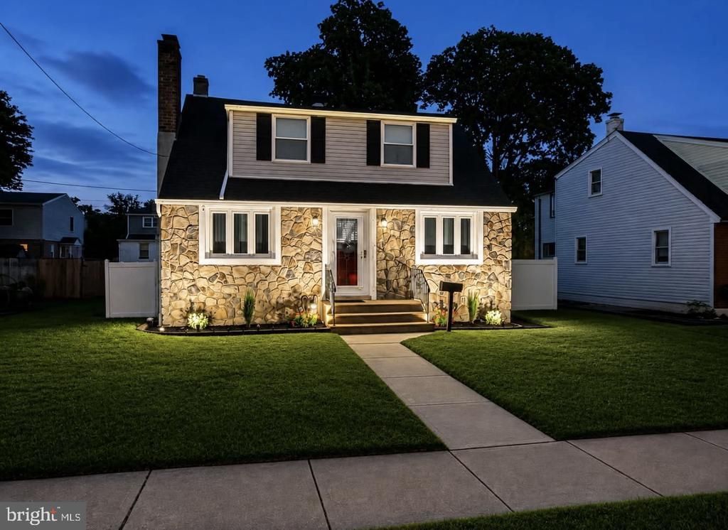 432 EDGEWOOD AVENUE , FOLSOM, PA 19033