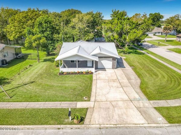 1976 Big Oak Drive, South Daytona, FL 32119