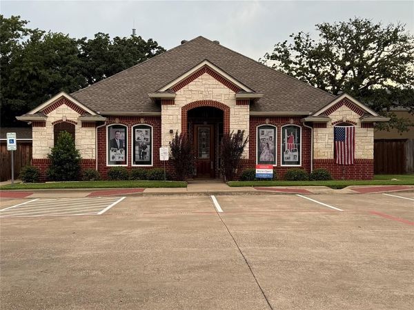 2550 Legacy Point Drive, Arlington, TX 76006