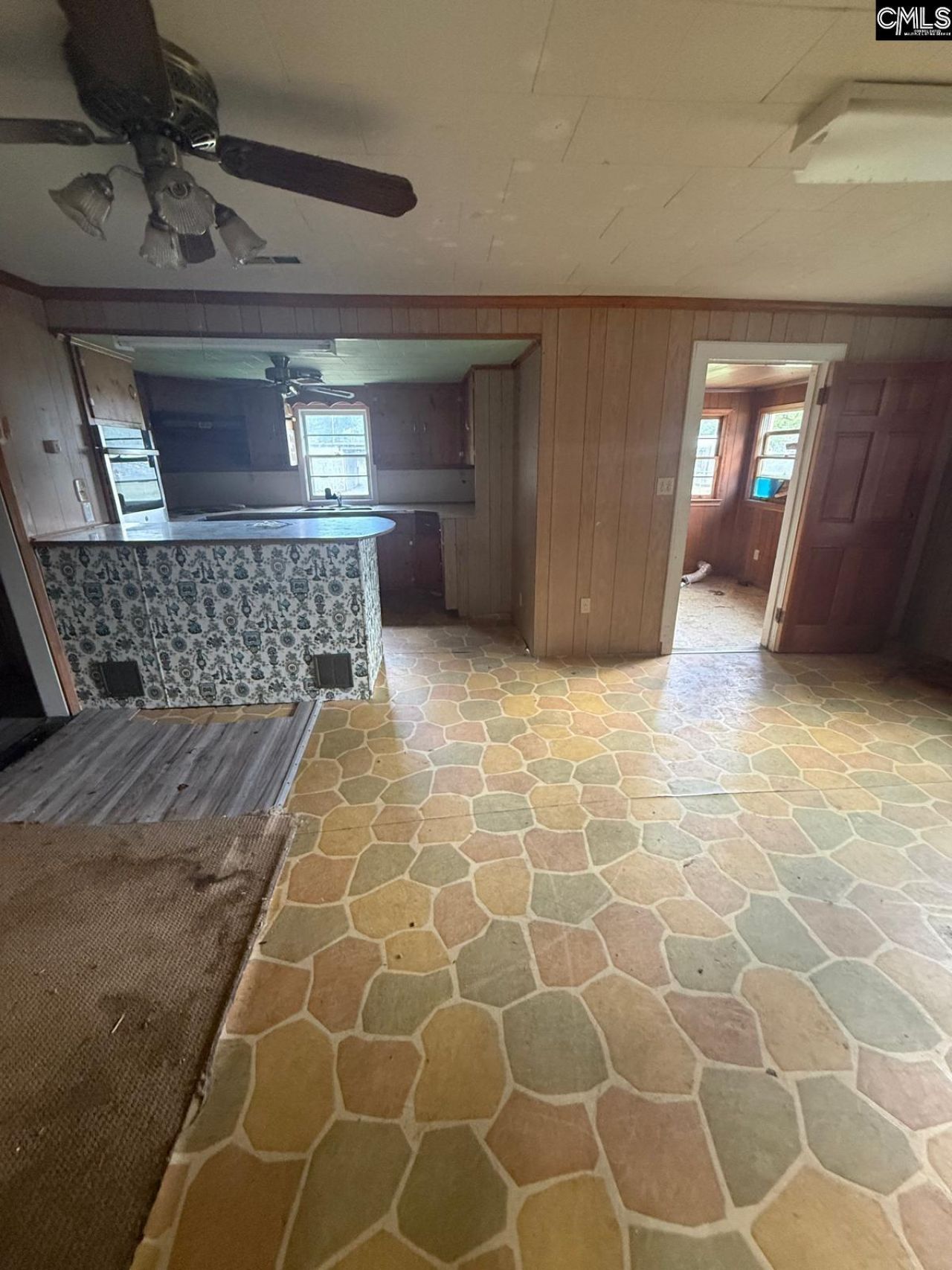 967 Boulevard Road  Photo 5