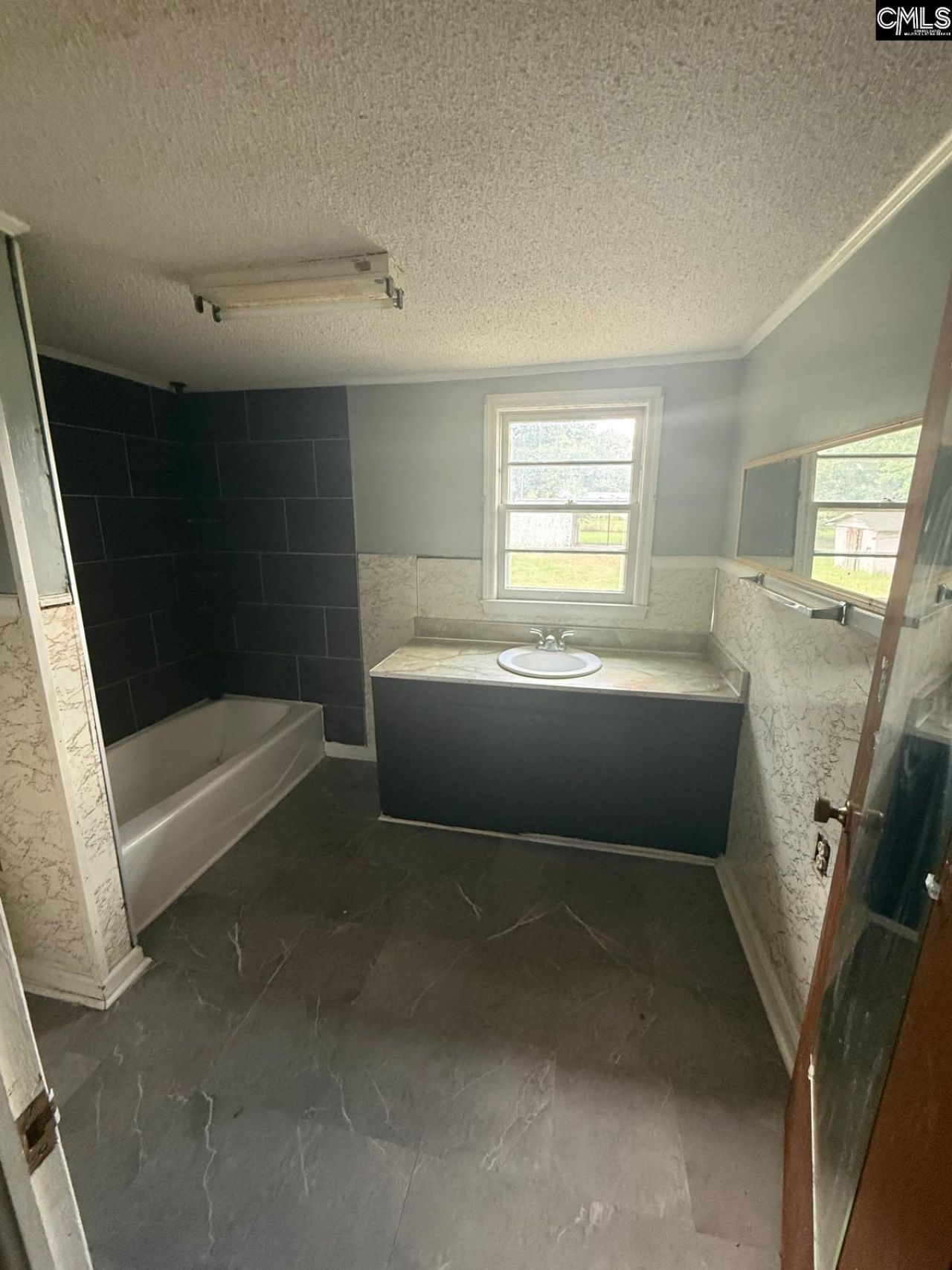 967 Boulevard Road  Photo 9