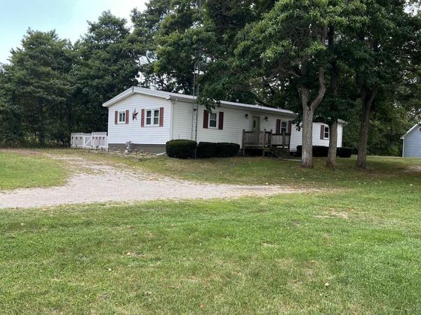 2635 S 700 E Road, Knox, IN 46534