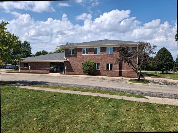 100 WYCLIFFE Drive , West Chicago, IL 60185