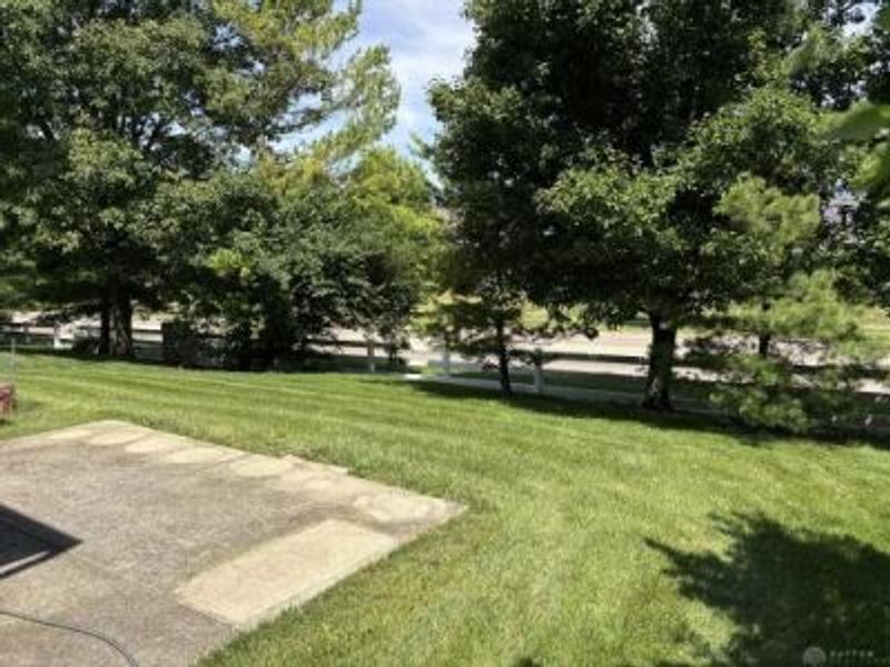 2562 King Arthur Way, Beavercreek, OH 45431 Photo 32