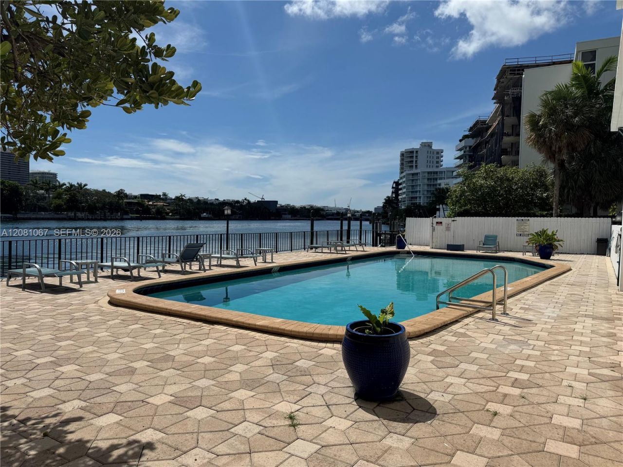 10101 E Bay Harbor Dr , Unit 401, Bay Harbor Islands, FL 33154 Photo
