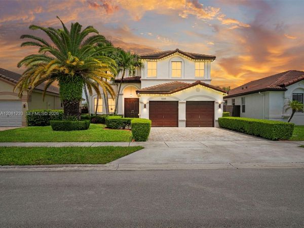 15541 SW 21st Ter , Miami, FL 33185
