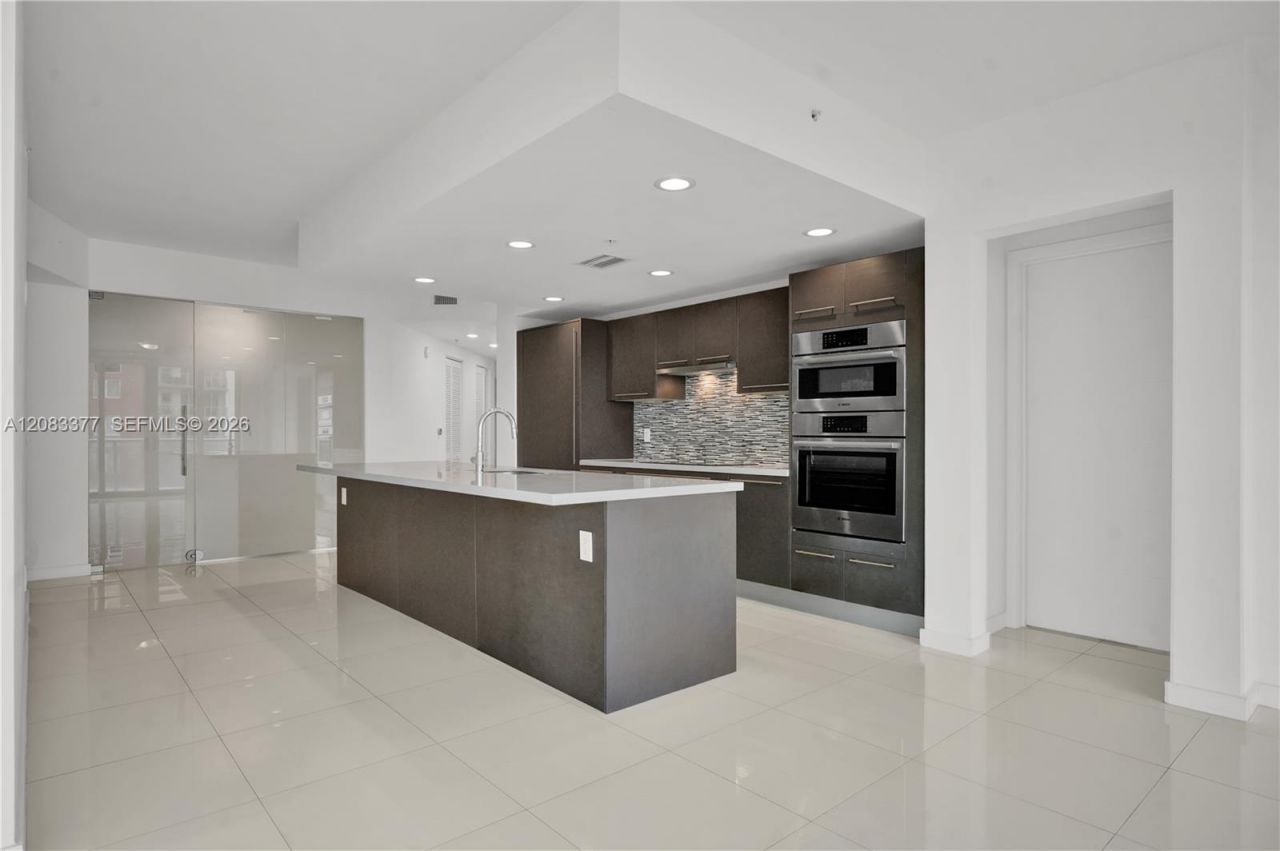 7825 NW 107th Ave, Unit 411, Doral, FL 33178 Photo