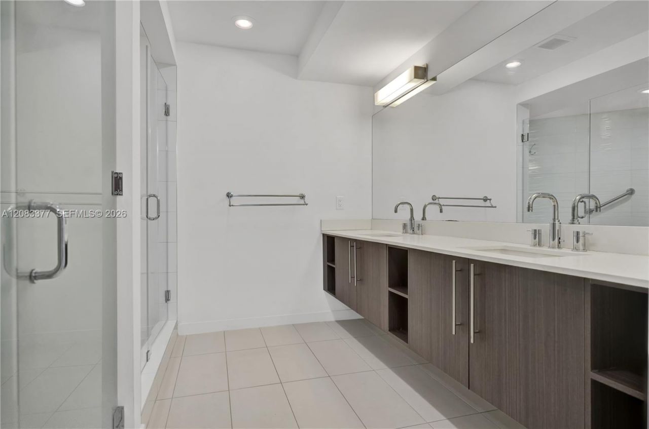 7825 NW 107th Ave, Unit 411, Doral, FL 33178 Photo