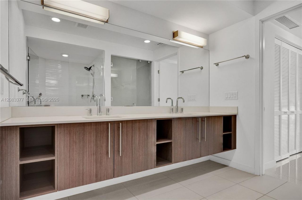 7825 NW 107th Ave, Unit 411, Doral, FL 33178 Photo