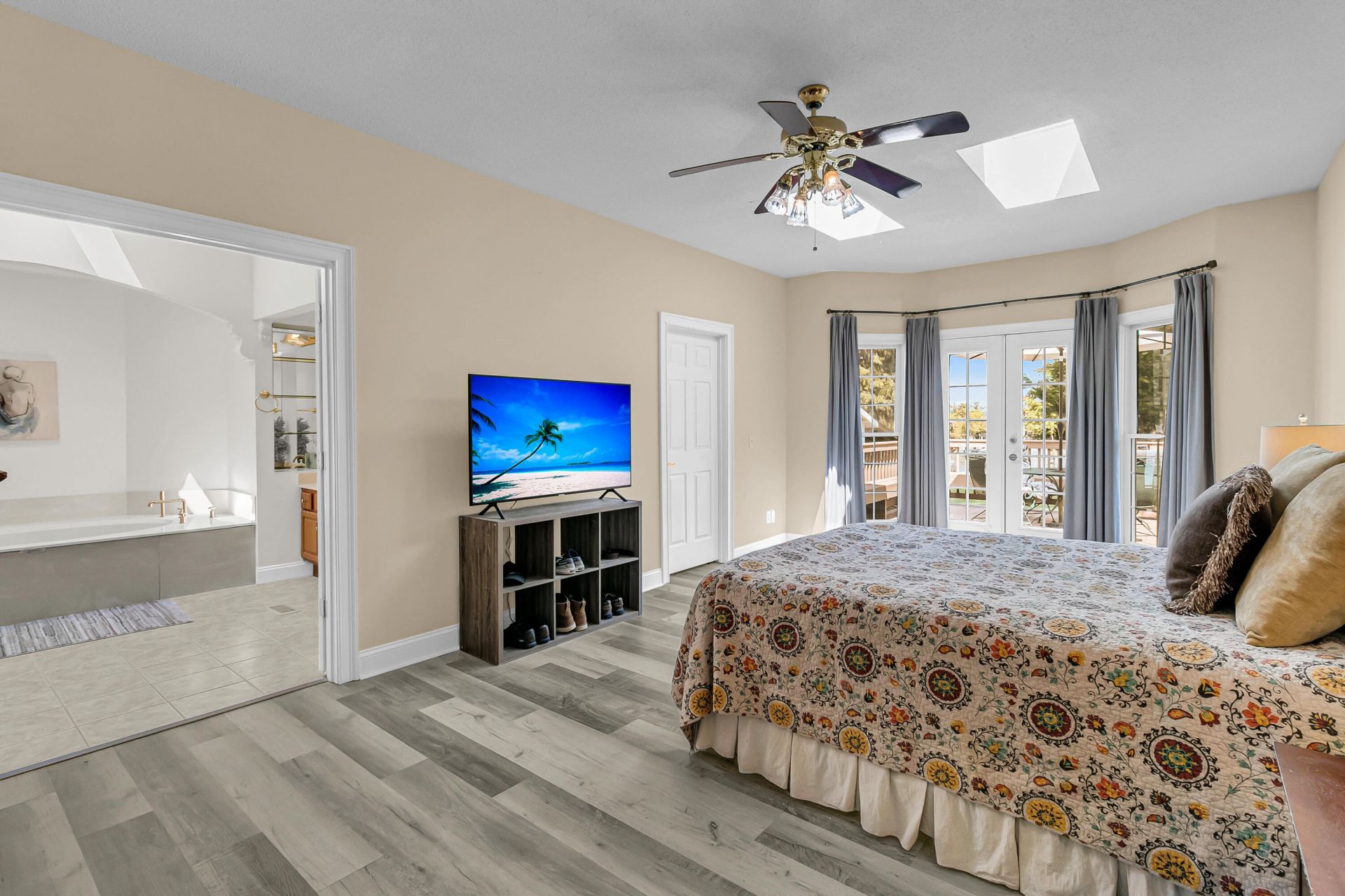 1232 Longpoint Road Photo 25