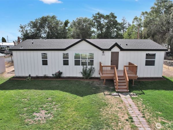 19120 Franklin Street NW, Soap Lake, WA 98851