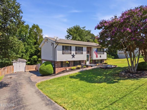 6116 Renee Rd, Corryton, TN 37721
