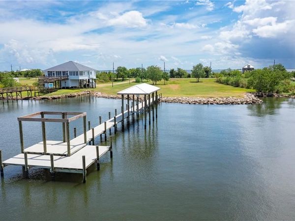 25129 CHEF MENTEUR Highway, New Orleans, LA 70129