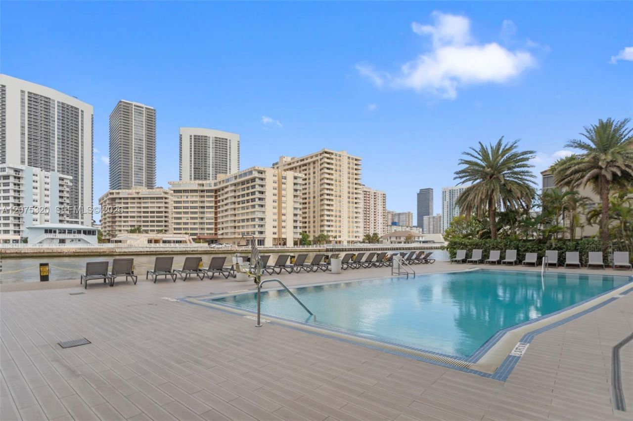 2600 E Hallandale Beach Blvd , Unit T3209, Hallandale Beach, FL 33009 Photo