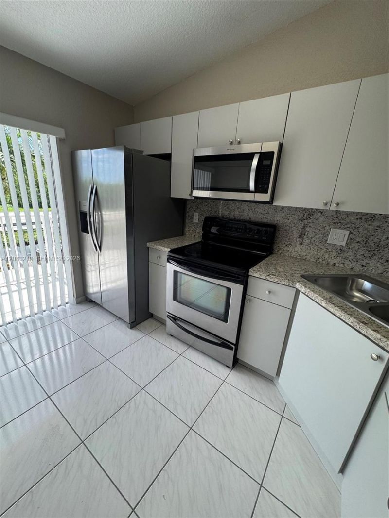 6801 W 36th Ave , Unit 204, Hialeah, FL 33018 Photo