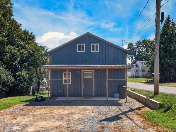 121 E Cinder Alley, Newport, TN 37821
