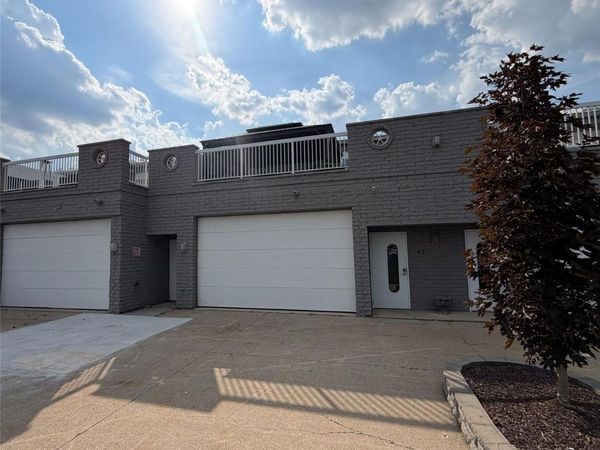 43 Sea Ray Boulevard , Unit 18, Harrison Township, Mi 48045