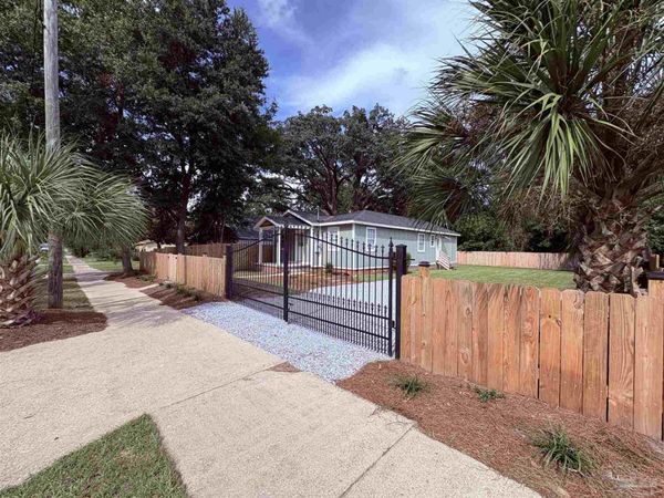 1212 N E St, Pensacola, FL 32501