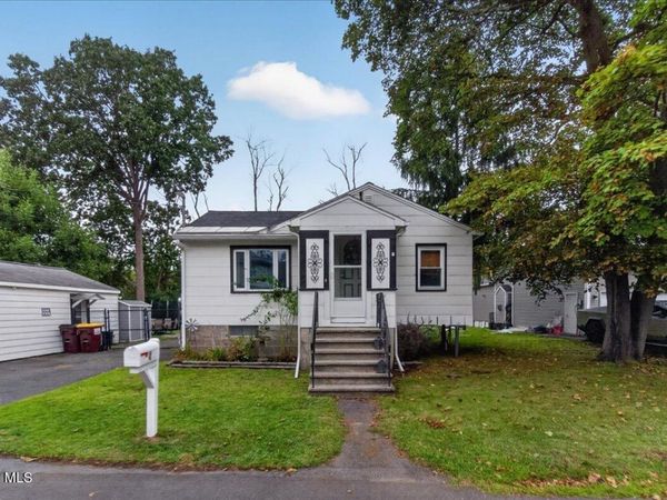 4 Broadway, Latham, NY 12110