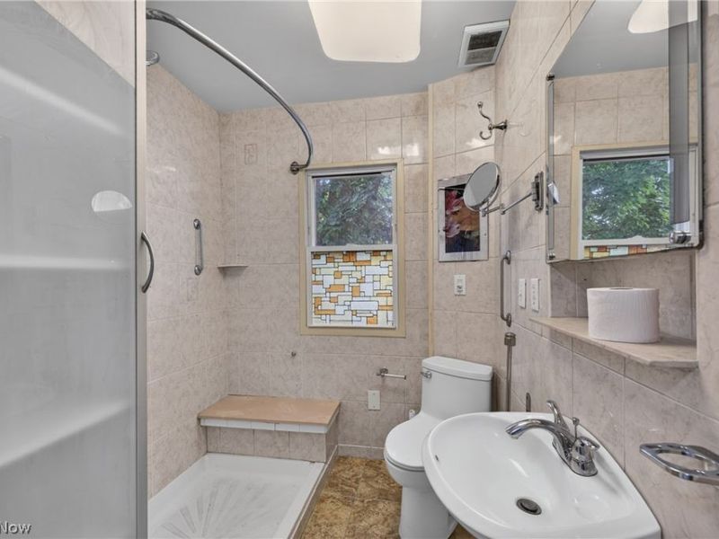 17922 Brazil Road, Cleveland, OH 44119 Photo 19