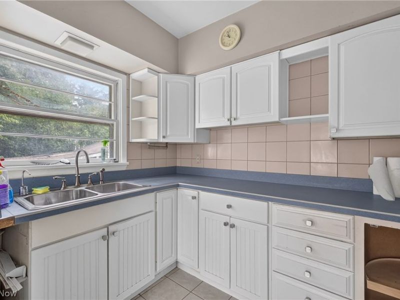 17922 Brazil Road, Cleveland, OH 44119 Photo 7