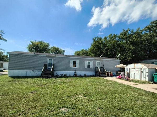 127 Pickwick Bend, Gardner, IL 60424