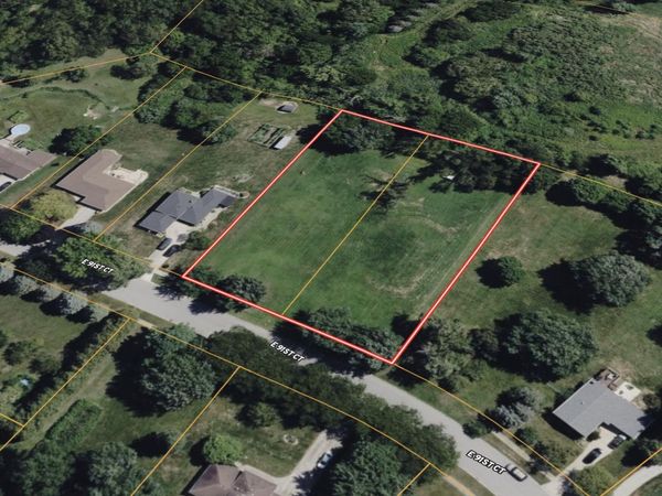 9139 Vigo Street , Crown Point, IN 46307