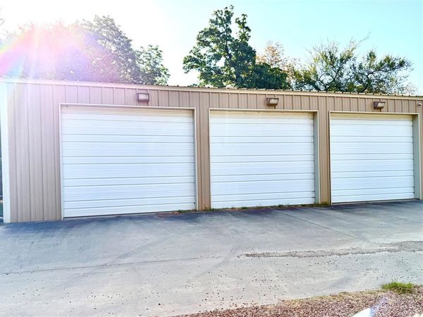 106 Hiawatha Drive, Mabank, TX 75156