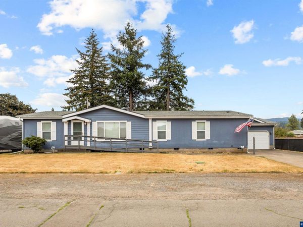 1100 SW 2nd Av, Mill City, OR 97360