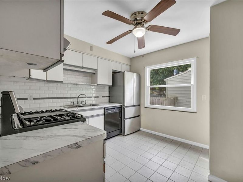 4051 Riveredge Road, Cleveland, OH 44111 Photo 14