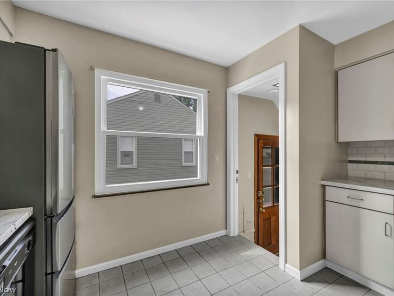 4051 Riveredge Road, Cleveland, OH 44111 Photo 15