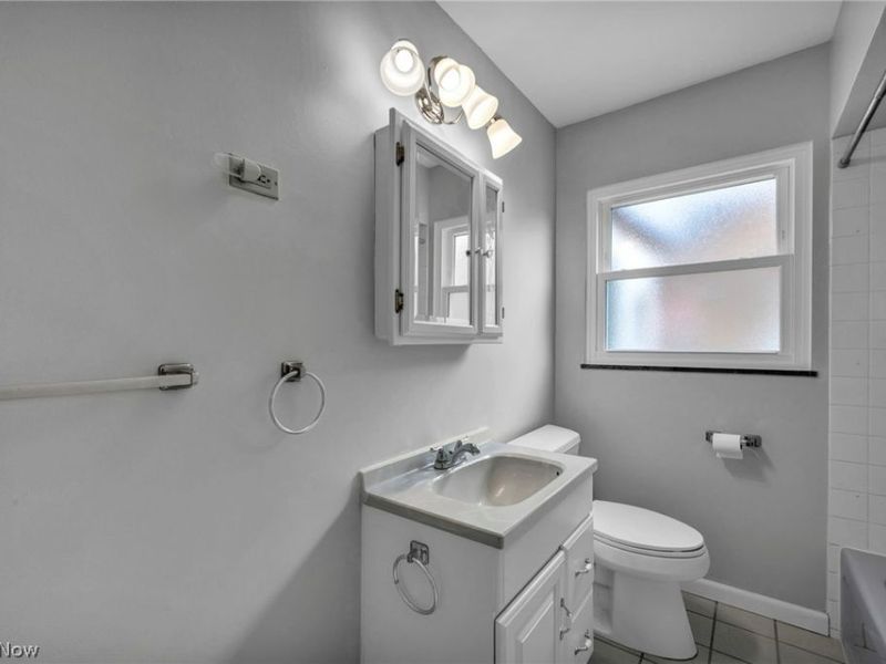 4051 Riveredge Road, Cleveland, OH 44111 Photo 19