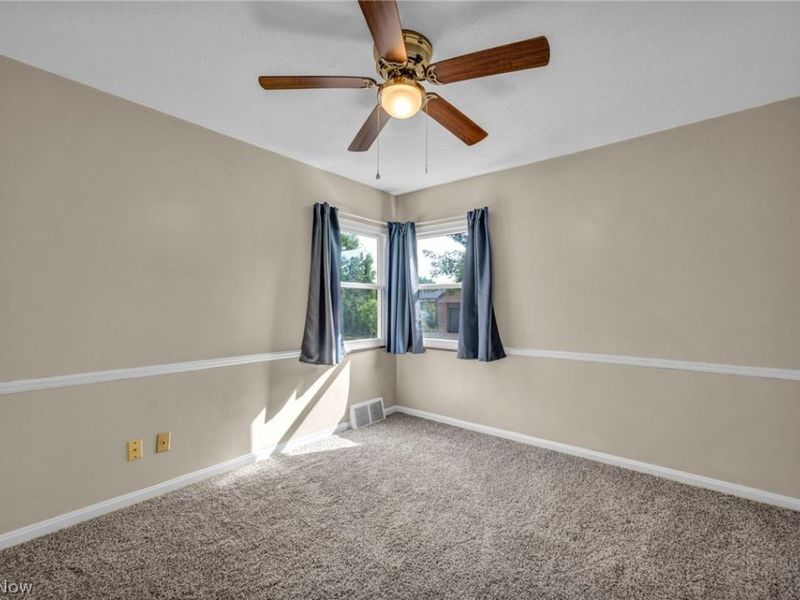 4051 Riveredge Road, Cleveland, OH 44111 Photo 21