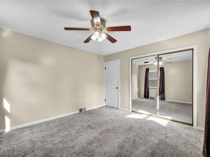 4051 Riveredge Road, Cleveland, OH 44111 Photo 26