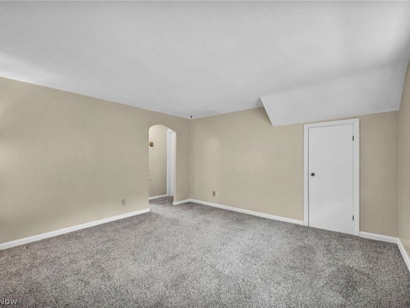 4051 Riveredge Road, Cleveland, OH 44111 Photo 27