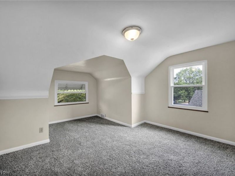 4051 Riveredge Road, Cleveland, OH 44111 Photo 30