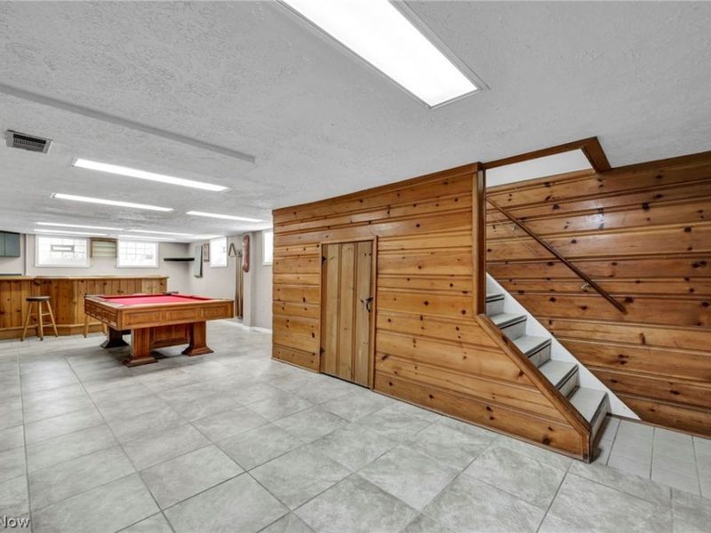4051 Riveredge Road, Cleveland, OH 44111 Photo 40