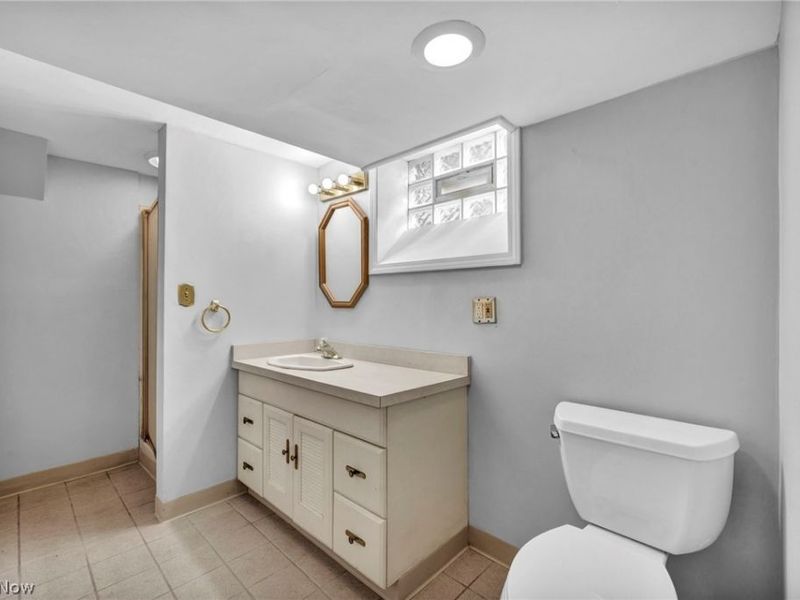 4051 Riveredge Road, Cleveland, OH 44111 Photo 41