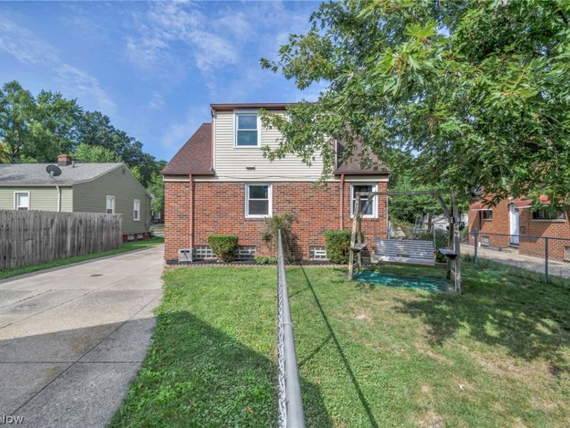 4051 Riveredge Road, Cleveland, OH 44111 Photo 47