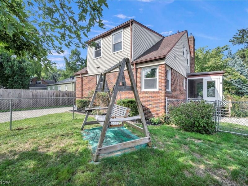 4051 Riveredge Road, Cleveland, OH 44111 Photo 48