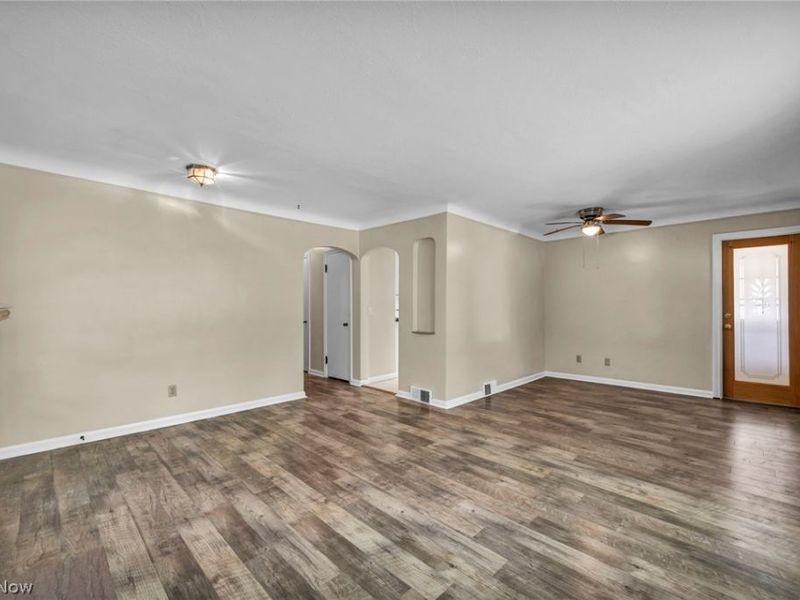 4051 Riveredge Road, Cleveland, OH 44111 Photo 7