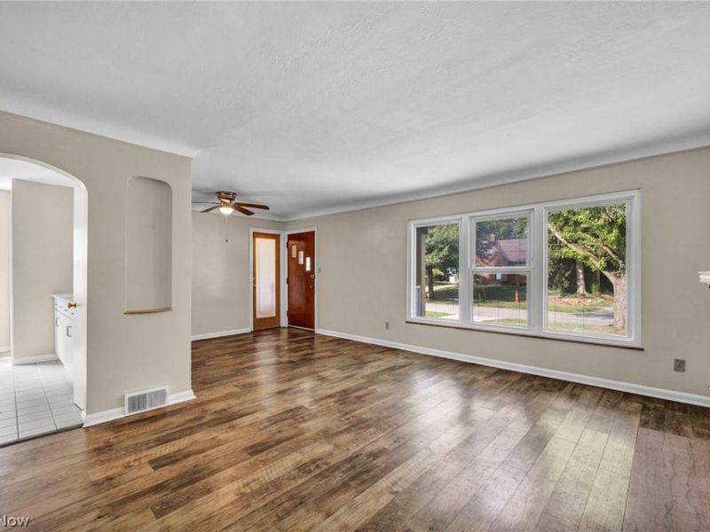 4051 Riveredge Road, Cleveland, OH 44111 Photo 9