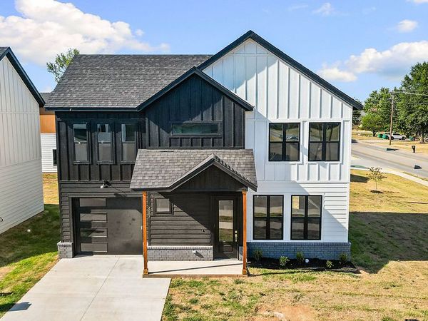 2601 W Berkeley Avenue, Rogers, AR 72758