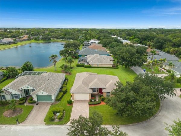 225 Champagne Court SW, Vero Beach, FL 32968