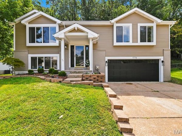 1776 Praise Boulevard , Fenton, MO 63026