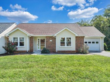 112 Village Park Court, Lynchburg, VA 24501