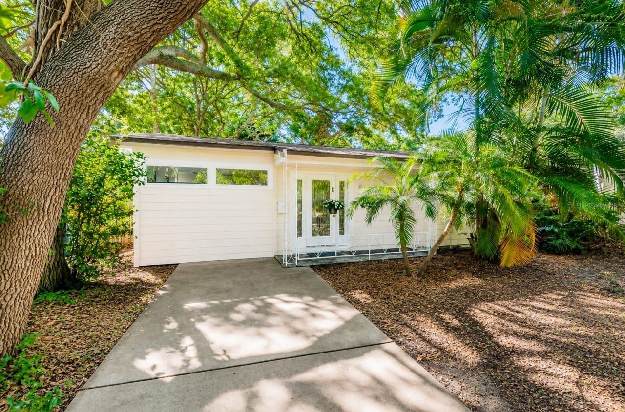 930 Montrose Boulevard N, Saint Petersburg, FL 33703 Main Photo