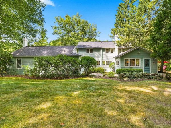 505 Main Street N, Leland, MI 49654